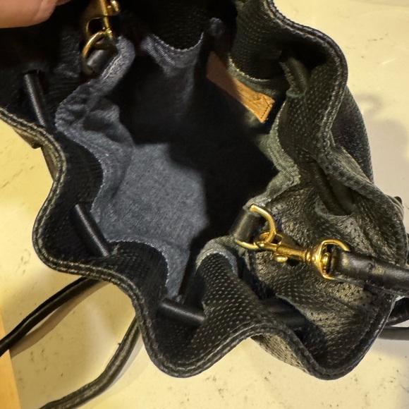 Clare v drawstring tote - Picture 8 of 10